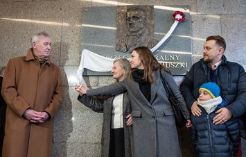 Uroczystość nadania imienia Stanisława Moniuszki dworcowi Warszawa Centralna